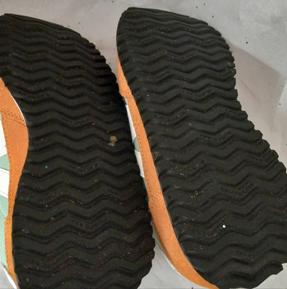 New Balance 237 Mint and Orange Sneakers - Picture 4 of 4